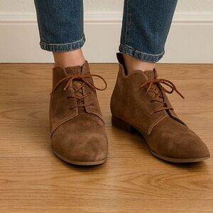 Elegant Tan Lace-Up Suede Boots